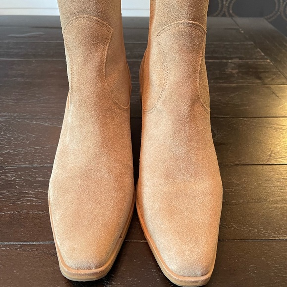 Like NEW Donald Pliner tan cream taupe suede booties - Picture 6 of 10